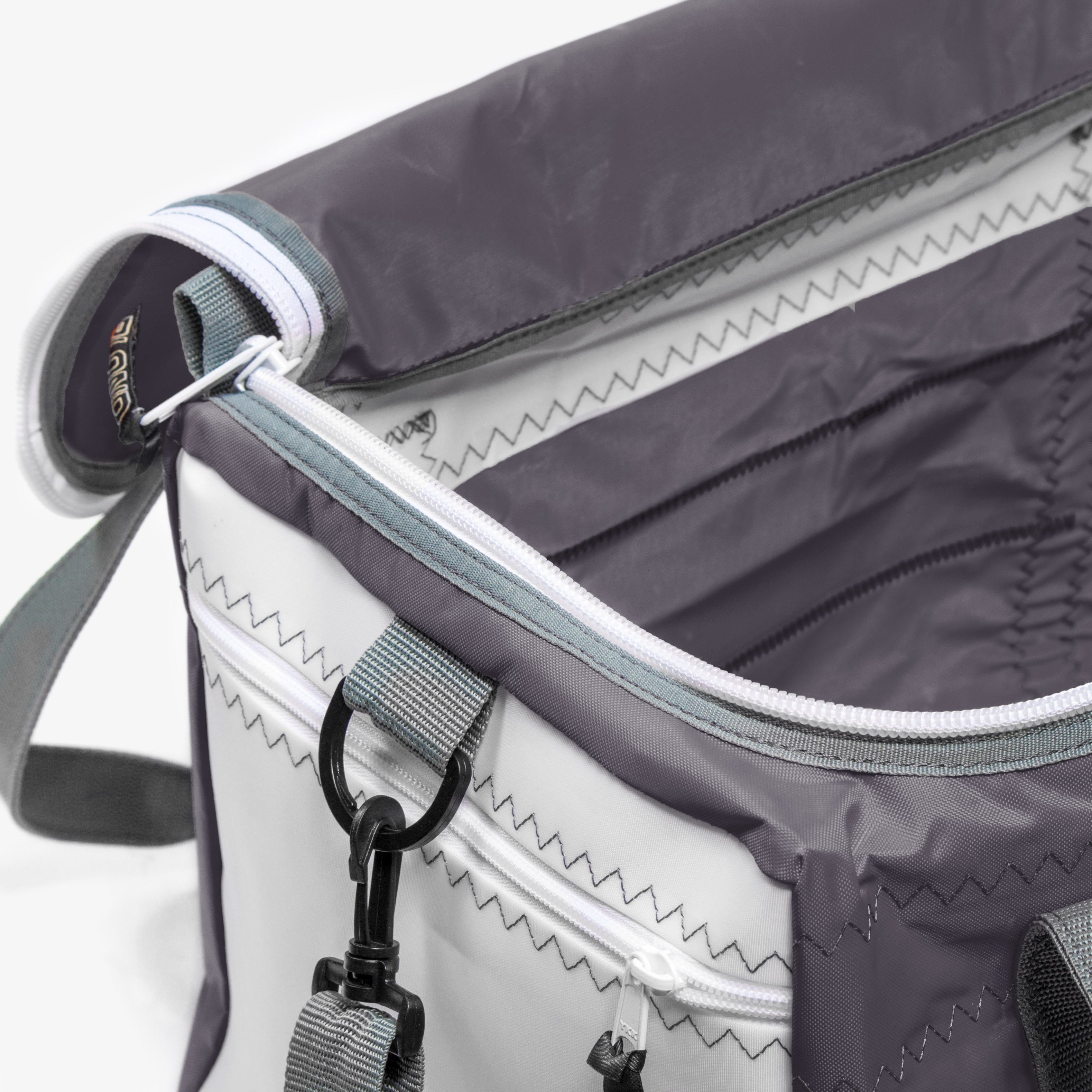 Mobile Preview: Travelbag M 23