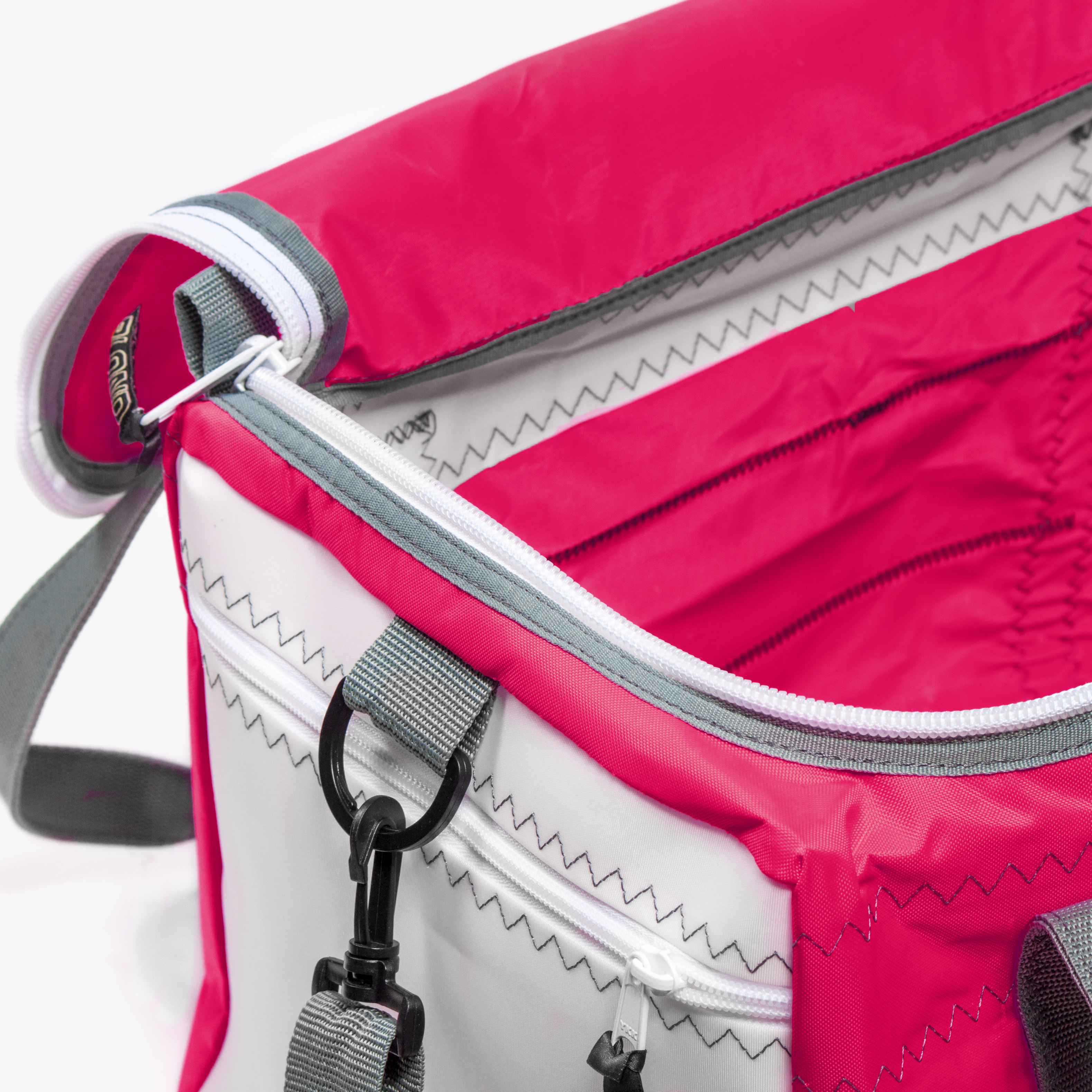 Mobile Preview: Travelbag M 37